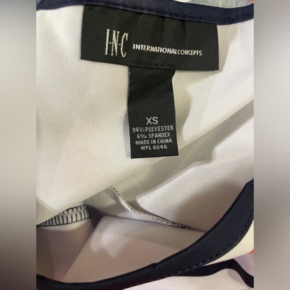 2/$15 INC Short sleeve Top - Picture 3 of 4